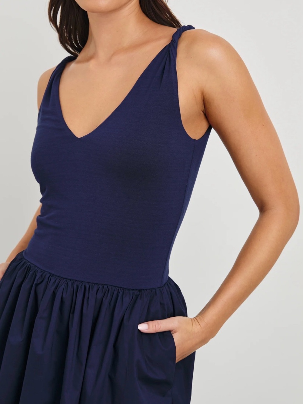 Rails Navy Sleeveless V-Neck Gathered Midi Dress - Picture 2 of 10